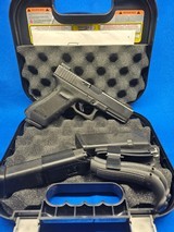 GLOCK G22 GEN4 (LE TRADE-IN) .40 S&W - 1 of 3