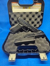 GLOCK G22 GEN3 .40 S&W - 1 of 3