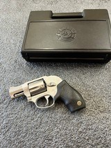 TAURUS 851 ULTRA-LITE .38 SPL - 1 of 3