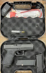 GLOCK 19 g19 gen 3 9MM LUGER (9X19 PARA) - 1 of 2