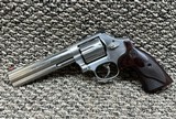 SMITH & WESSON 686 PLUS 357 MAGNUM - 2 of 3