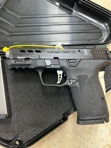 SMITH & WESSON M&P Shield EZ Performance center 9MM LUGER (9X19 PARA) - 2 of 3
