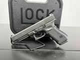 GLOCK 35 G35 Gen 3 Adjustable Sight / Cutout Slide .40 S&W - 2 of 3