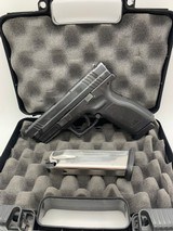SPRINGFIELD ARMORY XD-40 .40 S&W - 1 of 3