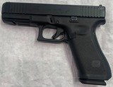 GLOCK 22 Gen 5 .40 S&W - 1 of 3