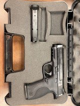 SMITH & WESSON M&P40 .40 S&W - 1 of 3