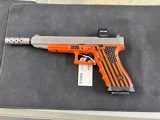 GLOCK 17
gen 3 9MM LUGER (9X19 PARA) - 1 of 2