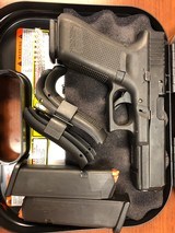 GLOCK 17
Gen 5 9MM LUGER (9X19 PARA) - 1 of 3