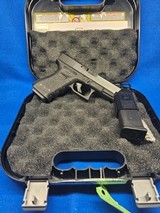 GLOCK G23 GEN3 .40 S&W - 1 of 2