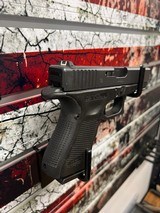 GLOCK G23 GEN4 .40 S&W - 2 of 3