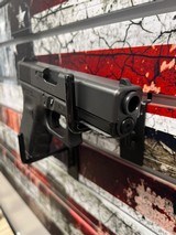 GLOCK G23 GEN4 .40 S&W - 3 of 3