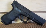 GLOCK G22 "GEN 2" .40 S&W - 2 of 3