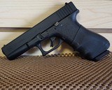 GLOCK G22 "GEN 2" .40 S&W - 1 of 3