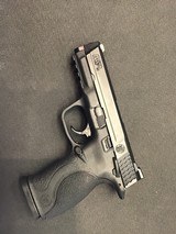 SMITH & WESSON M&P 40 FULL SIZE .40SW m&p40 .40 S&W - 2 of 2