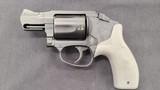 SMITH & WESSON BODYGUARD .38 SPL - 2 of 2