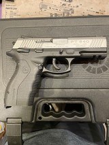 TAURUS pt 840 .40 S&W - 3 of 3