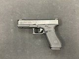 GLOCK 17
Gen 5 9MM LUGER (9X19 PARA) - 2 of 2