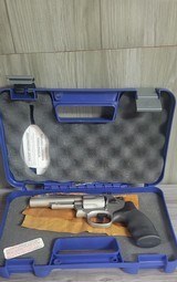 SMITH & WESSON 66-8 COMBAT MAGNUM .357 MAG - 2 of 3
