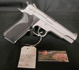 SMITH & WESSON 4506-01 .45 ACP - 1 of 2