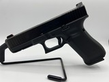 GLOCK 17 g17 gen 5 9MM LUGER (9X19 PARA) - 1 of 3