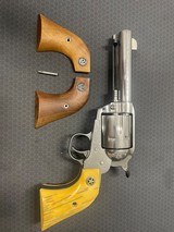 RUGER "OLD MODEL" VAQUERO 44
MAG - 1 of 3