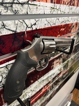 SMITH & WESSON 686 PLUS .38 SPECIAL/.357 MAGNUM - 2 of 3