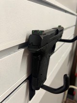 SMITH & WESSON M&P Shield EZ Performance center 9MM LUGER (9X19 PARA) - 2 of 3