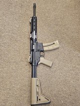 SMITH & WESSON M&P 15-22 Sport With M-LOK handguard (Magpul Flip up sights) .22 LR - 1 of 2