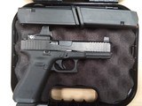 GLOCK 17 gen 5 mos 9MM LUGER (9X19 PARA) - 1 of 3