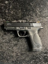 SMITH & WESSON M&P 40 .40 S&W - 1 of 2