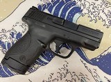 SMITH & WESSON M&P 9 sheild 9MM LUGER (9X19 PARA) - 1 of 2