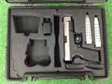 SPRINGFIELD ARMORY xdm-40 .40 S&W - 1 of 3