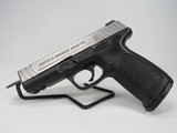SMITH & WESSON SD40 VE .40 S&W - 1 of 3