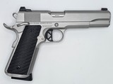 DAN WESSON Valor .45 ACP - 1 of 2