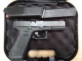 GLOCK GLOCK 17 GEN 5 9MM LUGER (9X19 PARA) - 1 of 3