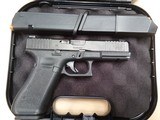 GLOCK GLOCK 17 9MM GEN 5 9MM LUGER (9X19 PARA) - 1 of 3