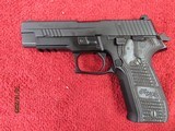 SIG SAUER P226R 40 S&W SRT TRIGGER HOGUE PIRAHNA GRIPS .40 S&W - 2 of 3