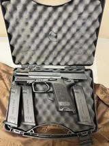 HECKLER & KOCH USP TACTICAL 9MM LUGER (9X19 PARA) - 2 of 3