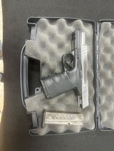 SMITH & WESSON S&W SD9 VE 9MM LUGER (9X19 PARA) - 1 of 3