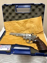 SMITH & WESSON 686-6 - 5" 7-shot "PLUS" .357 MAG - 2 of 3
