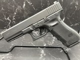 GLOCK G22 GEN 4 .40 (Night Sights) POLICE TRADE IN .40 CALIBER - 2 of 3