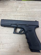 GLOCK 22 G22 GEN 4 .40 CALIBER - 1 of 3