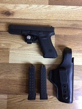 GLOCK 17 9MM LUGER (9X19 PARA) - 1 of 2