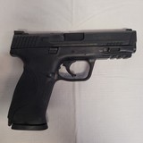 SMITH & WESSON M&P40 M2.0 .40 S&W - 2 of 3