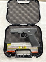 GLOCK 17 g17 gen 5 9MM LUGER (9X19 PARA) - 1 of 3