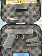 GLOCK 19 GEN 5 9MM LUGER (9X19 PARA) - 1 of 2