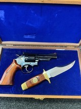 SMITH & WESSON 19-3 TEXAS RANGERS 357/38 - 1 of 3