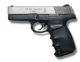 SMITH & WESSON SW40V .40 S&W - 1 of 3