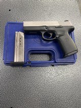 SMITH & WESSON SW9V 9MM LUGER (9X19 PARA) - 2 of 3