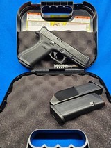 GLOCK G17 GEN 5 POLICE TRADE IN 9MM LUGER (9X19 PARA) - 1 of 3